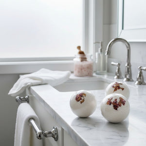 Champagne & Strawberries bath bomb